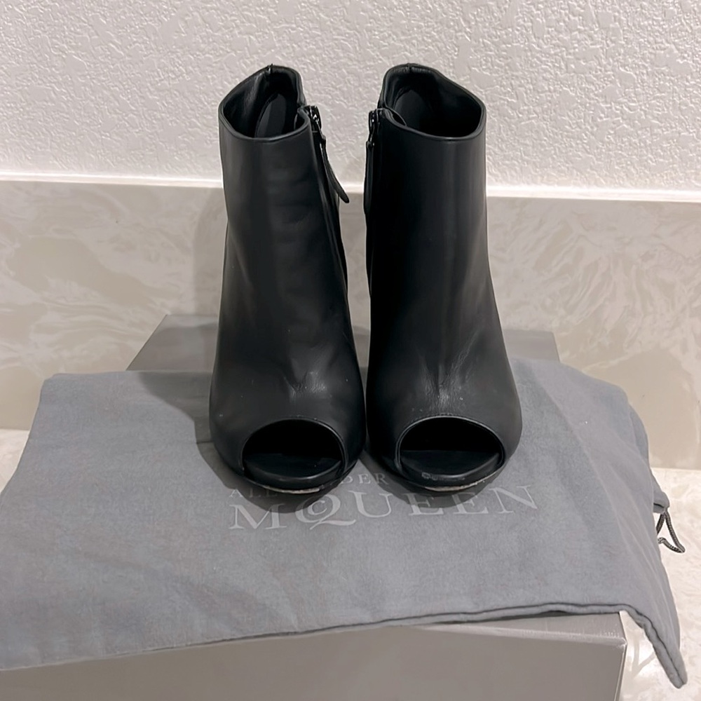 Preloved Alexander Mcqueen booties